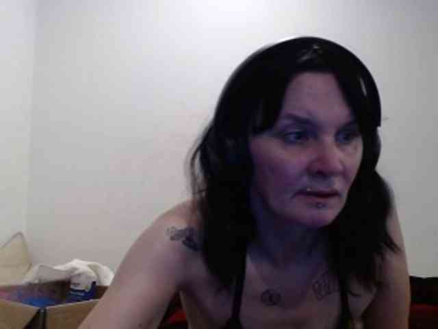 hotmodel1984 webcam