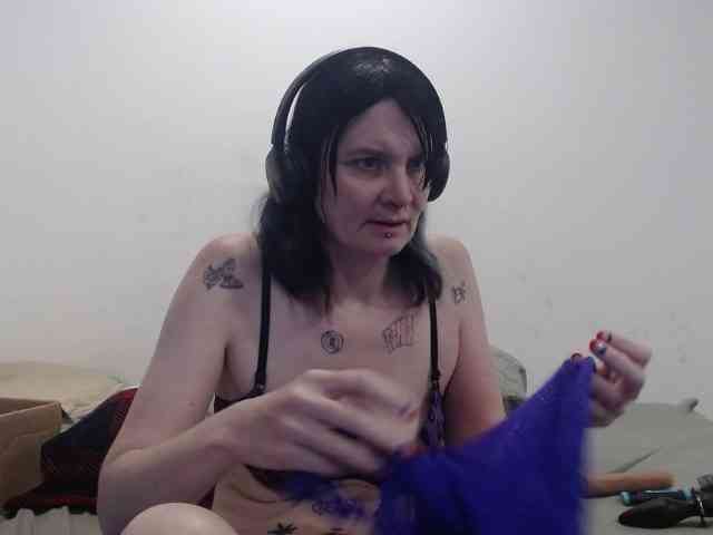 hotmodel1984 webcam