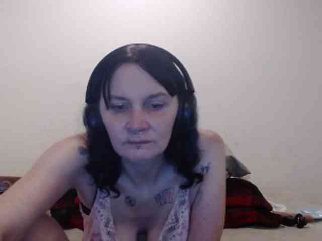 hotmodel1984 webcam