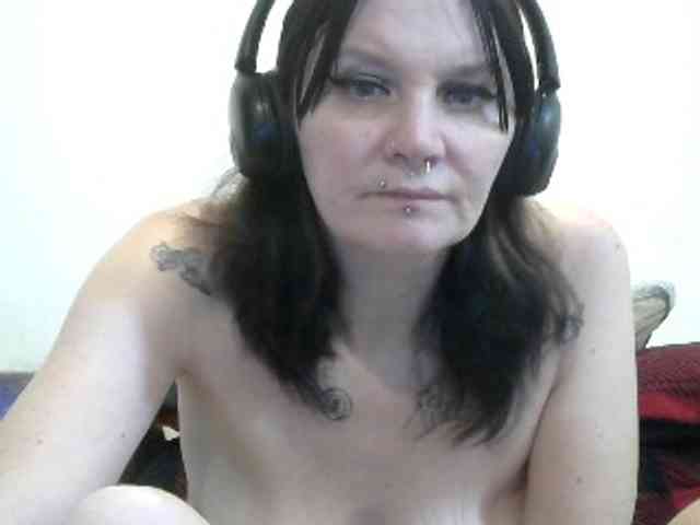 hotmodel1984 webcam