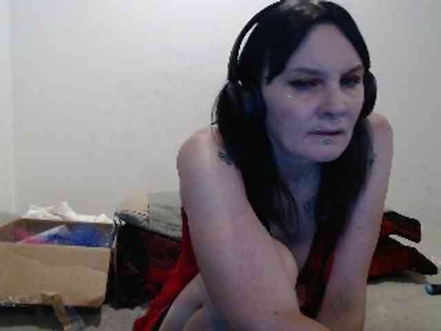 hotmodel1984 webcam