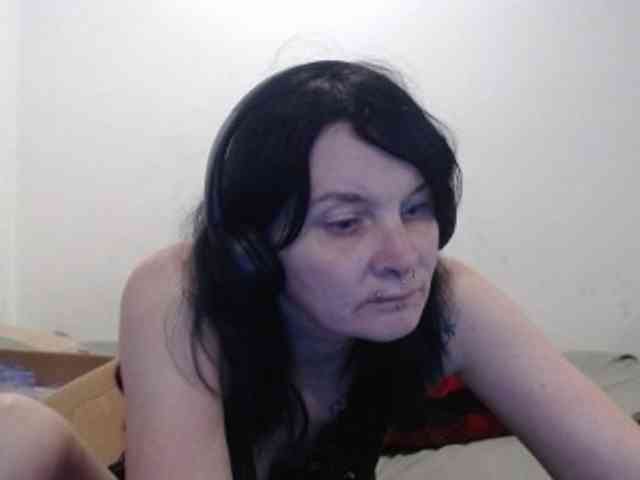 hotmodel1984 webcam