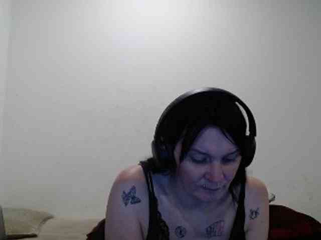 hotmodel1984 webcam