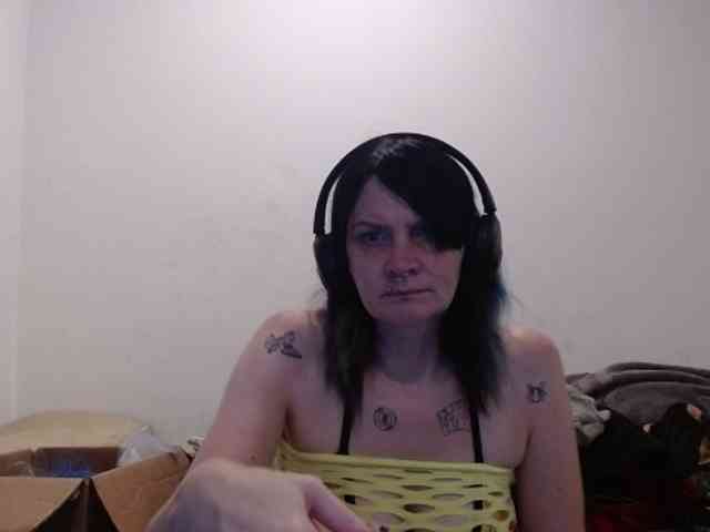 hotmodel1984 webcam