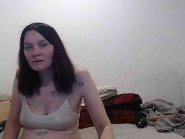 hotmodel1984 webcam