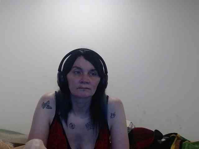 hotmodel1984 webcam
