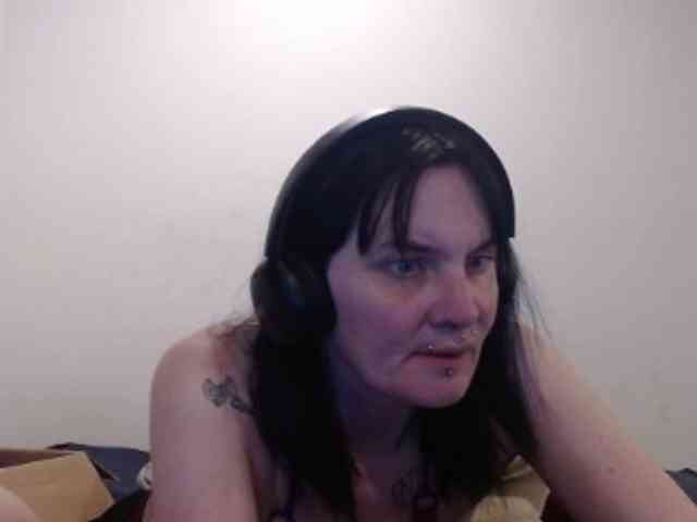 hotmodel1984 webcam