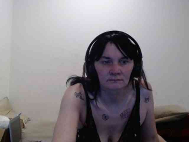 hotmodel1984 webcam