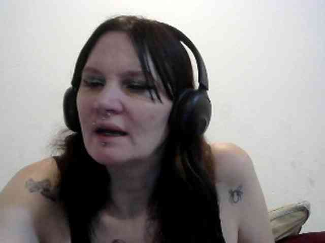 hotmodel1984 webcam