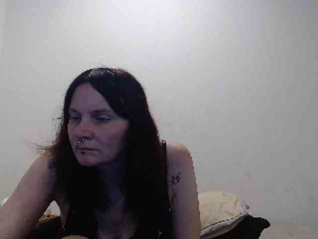 hotmodel1984 webcam