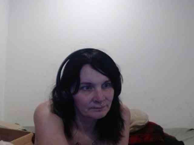 hotmodel1984 webcam