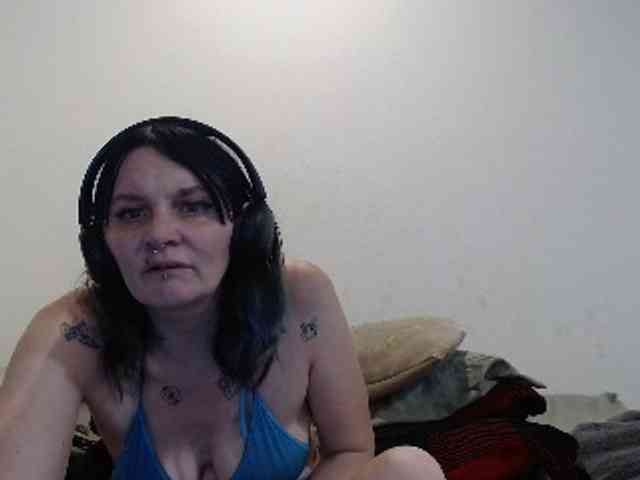 hotmodel1984 webcam