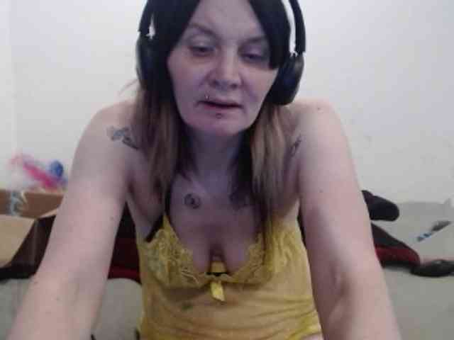 hotmodel1984 webcam