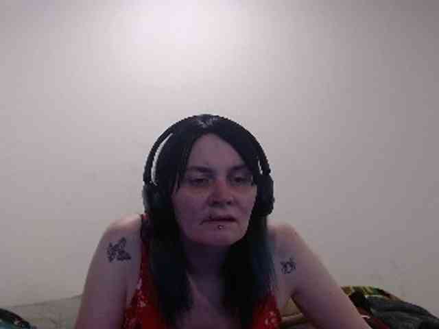 hotmodel1984 webcam