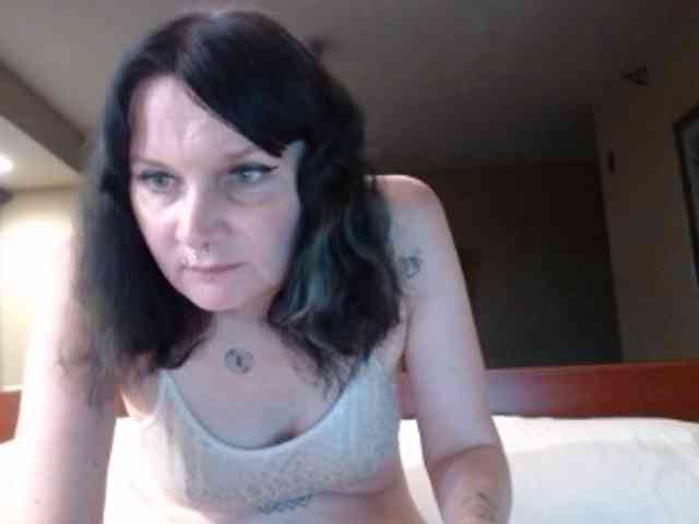 hotmodel1984 webcam
