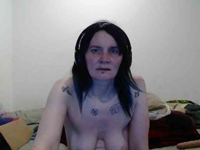 hotmodel1984 webcam