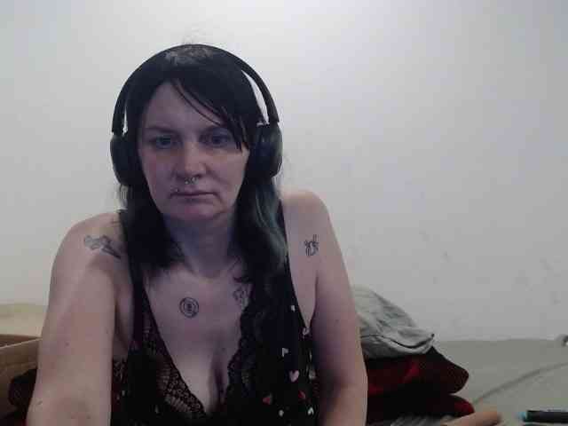 hotmodel1984 webcam