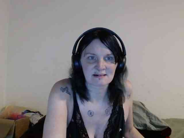 hotmodel1984 webcam