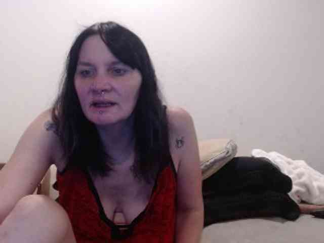 hotmodel1984 webcam
