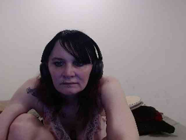 hotmodel1984 webcam