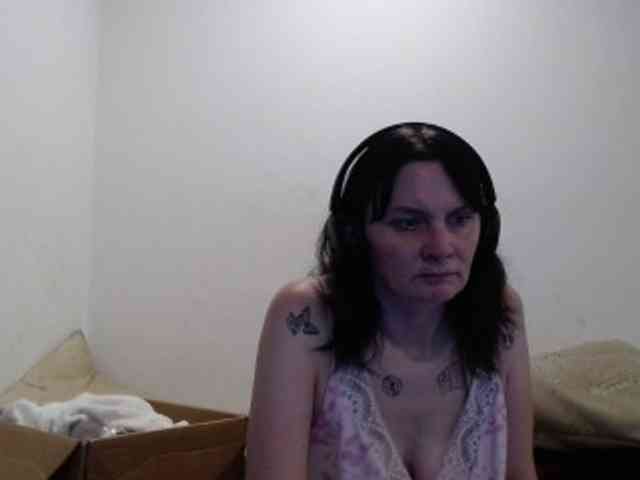 hotmodel1984 webcam