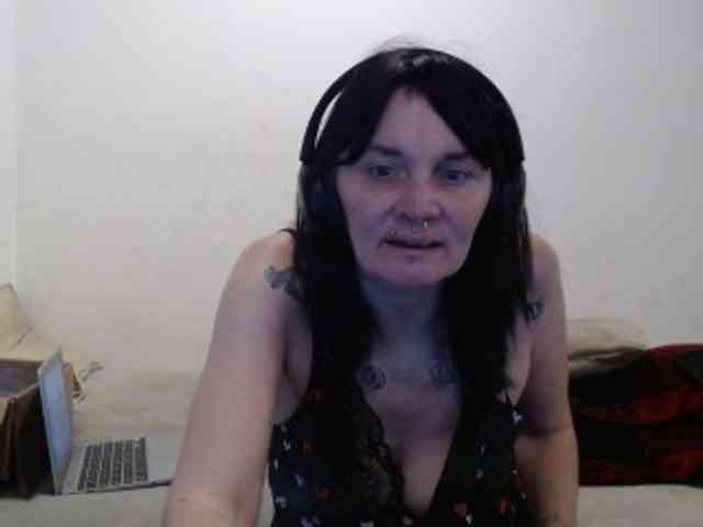 hotmodel1984 webcam