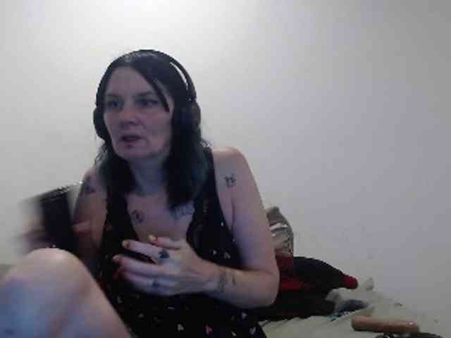hotmodel1984 webcam