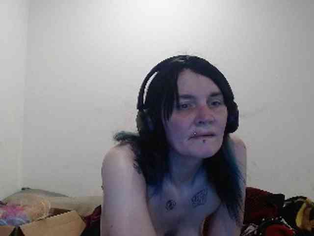 hotmodel1984 webcam