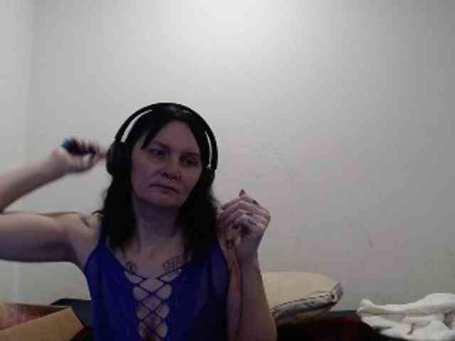hotmodel1984 webcam