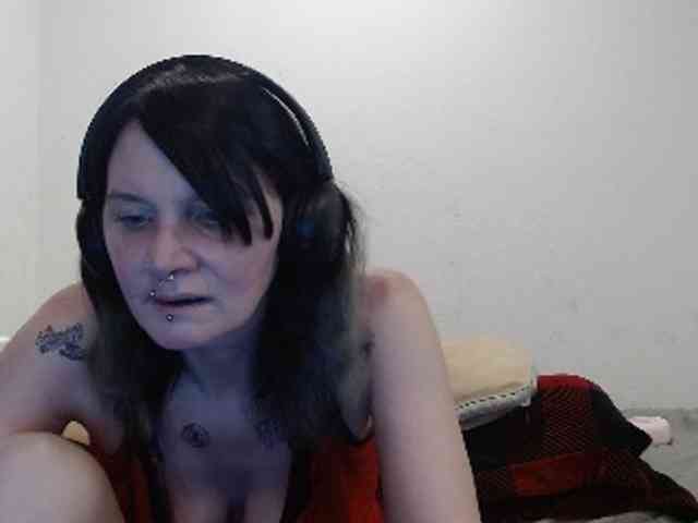 hotmodel1984 webcam