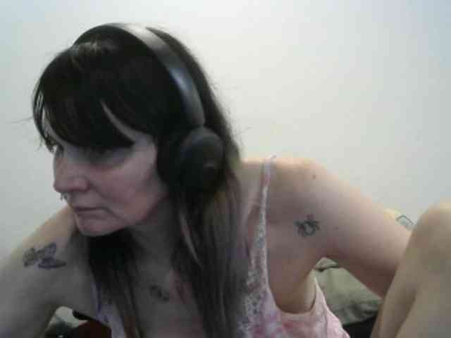 hotmodel1984 webcam