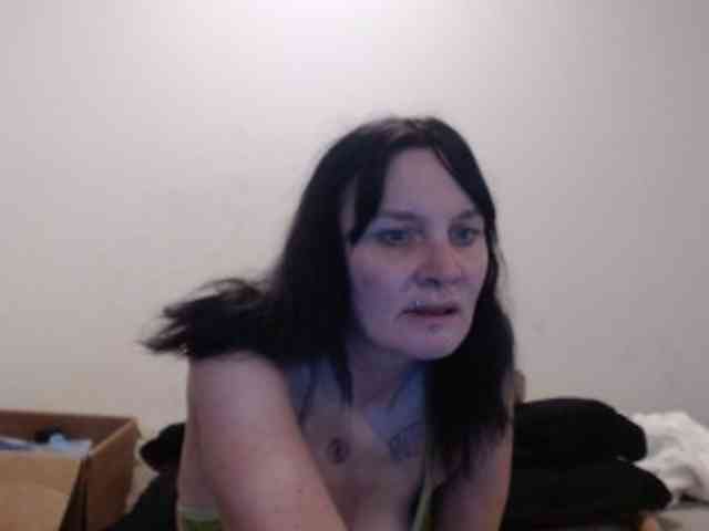 hotmodel1984 webcam