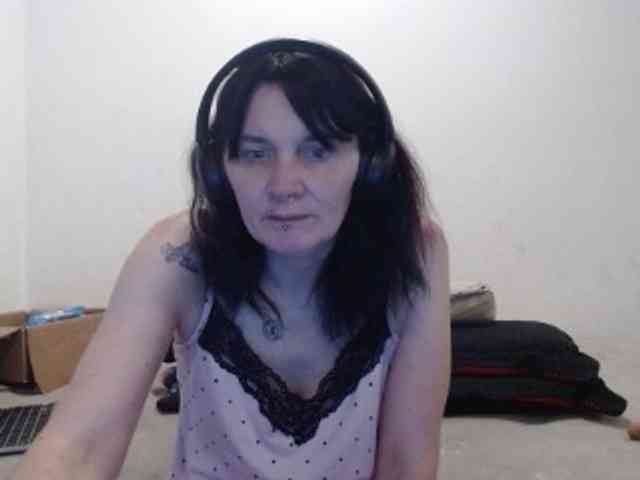 hotmodel1984 webcam