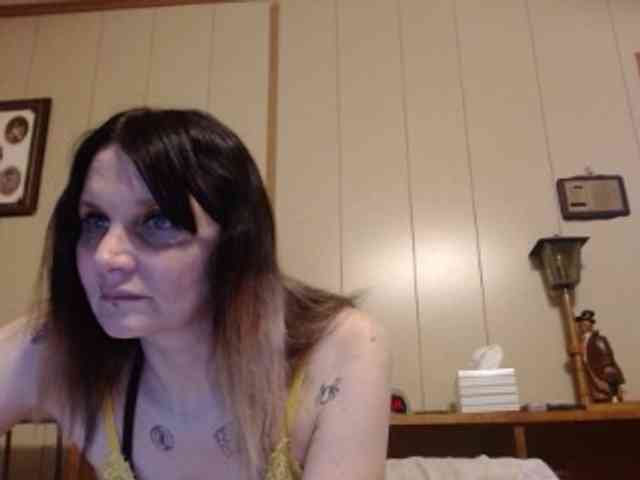 hotmodel1984 webcam