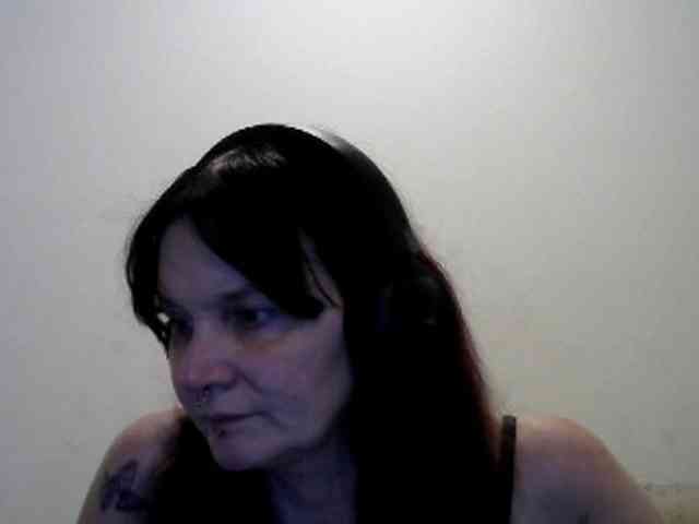 hotmodel1984 webcam