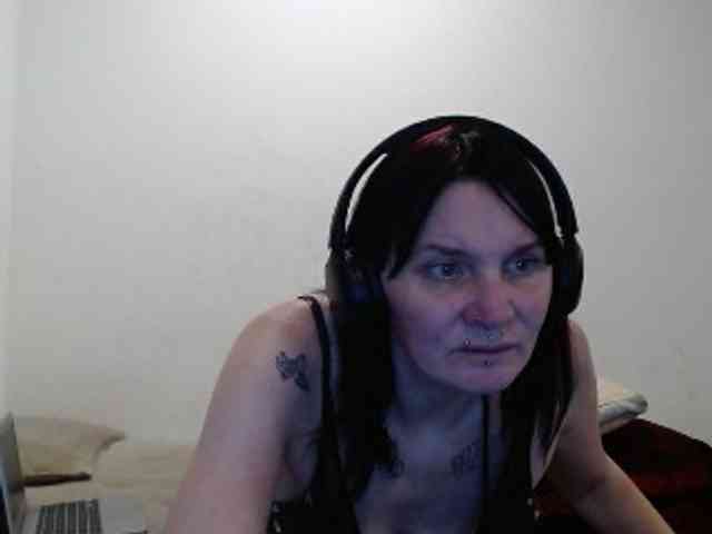 hotmodel1984 webcam