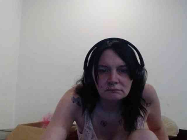 hotmodel1984 webcam