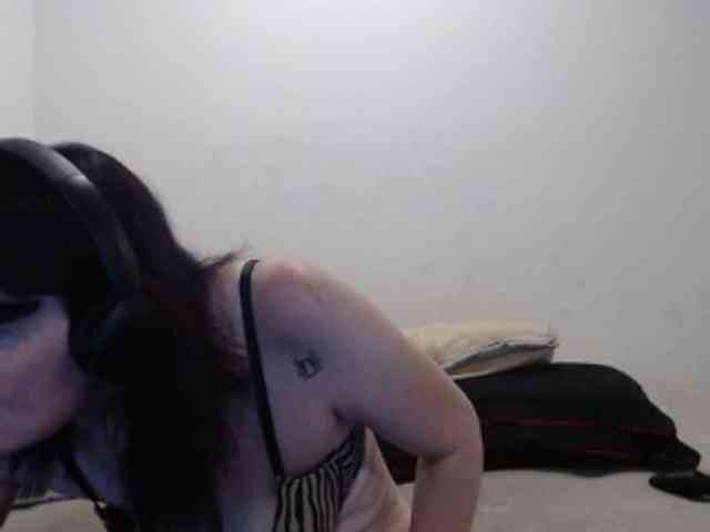 hotmodel1984 webcam