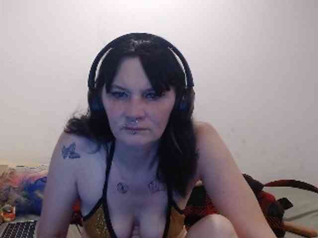 hotmodel1984 webcam