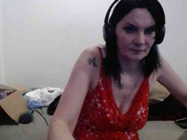 hotmodel1984 webcam