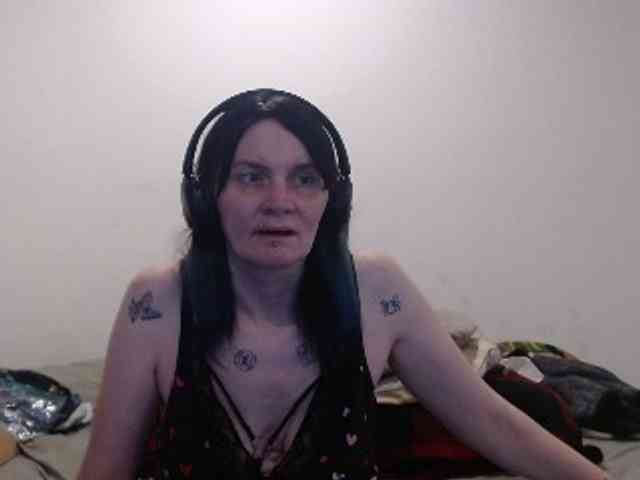 hotmodel1984 webcam