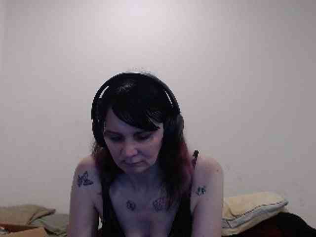 hotmodel1984 webcam