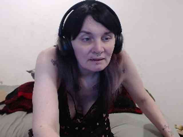 hotmodel1984 webcam