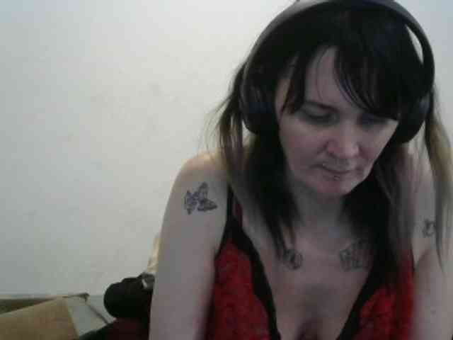 hotmodel1984 webcam