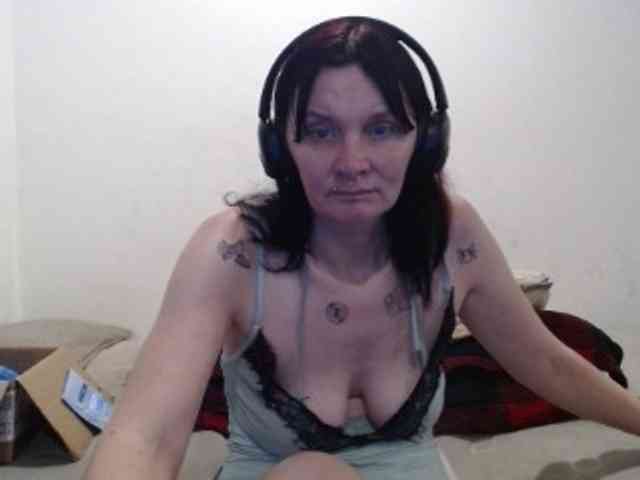 hotmodel1984 webcam