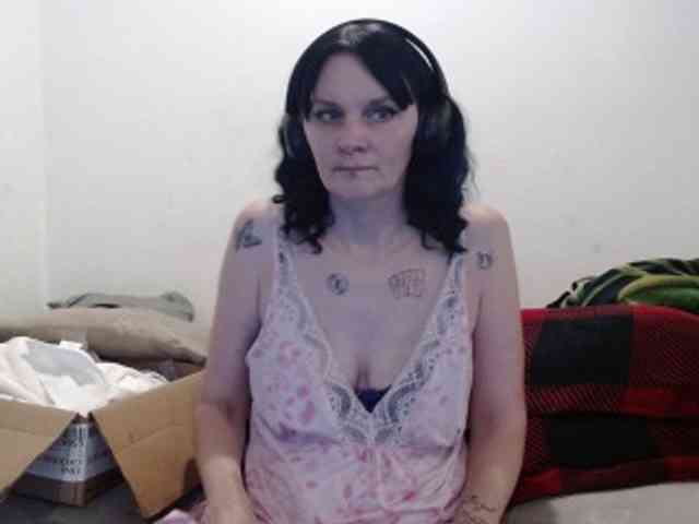 hotmodel1984 webcam
