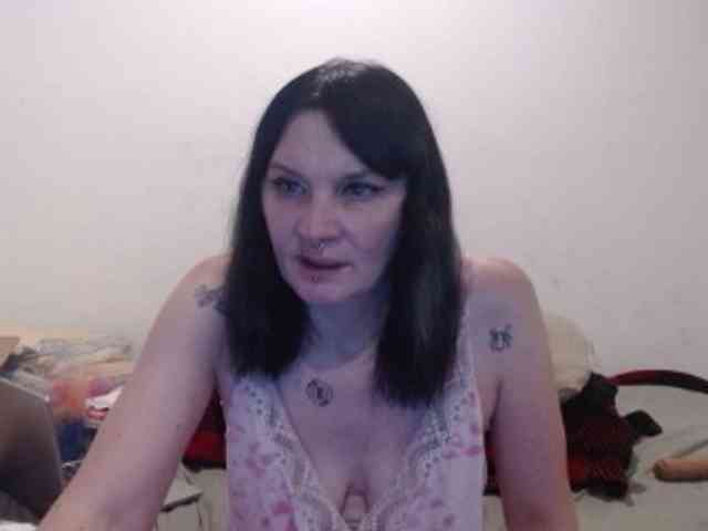 hotmodel1984 webcam