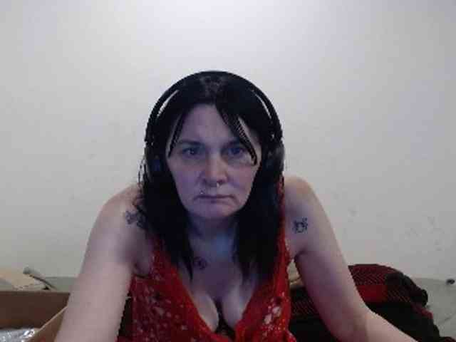 hotmodel1984 webcam