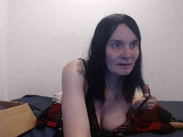 hotmodel1984 webcam