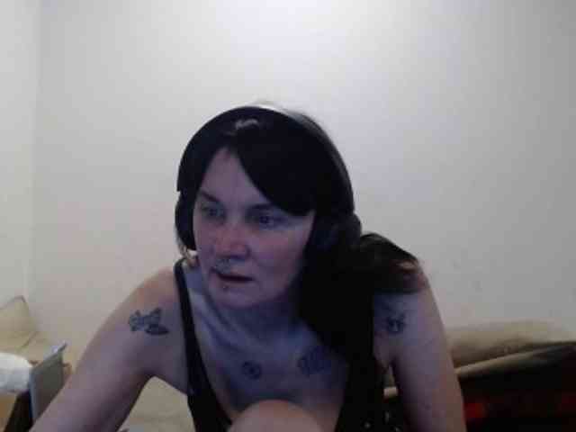 hotmodel1984 webcam